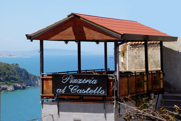 Locanda Al Castello Пешичи Екстериор снимка